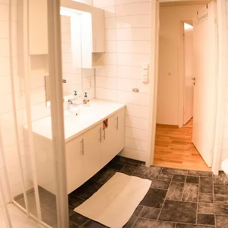 Destination Senja - アパート